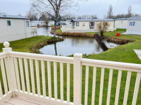 Lakes End, Dog Friendly
